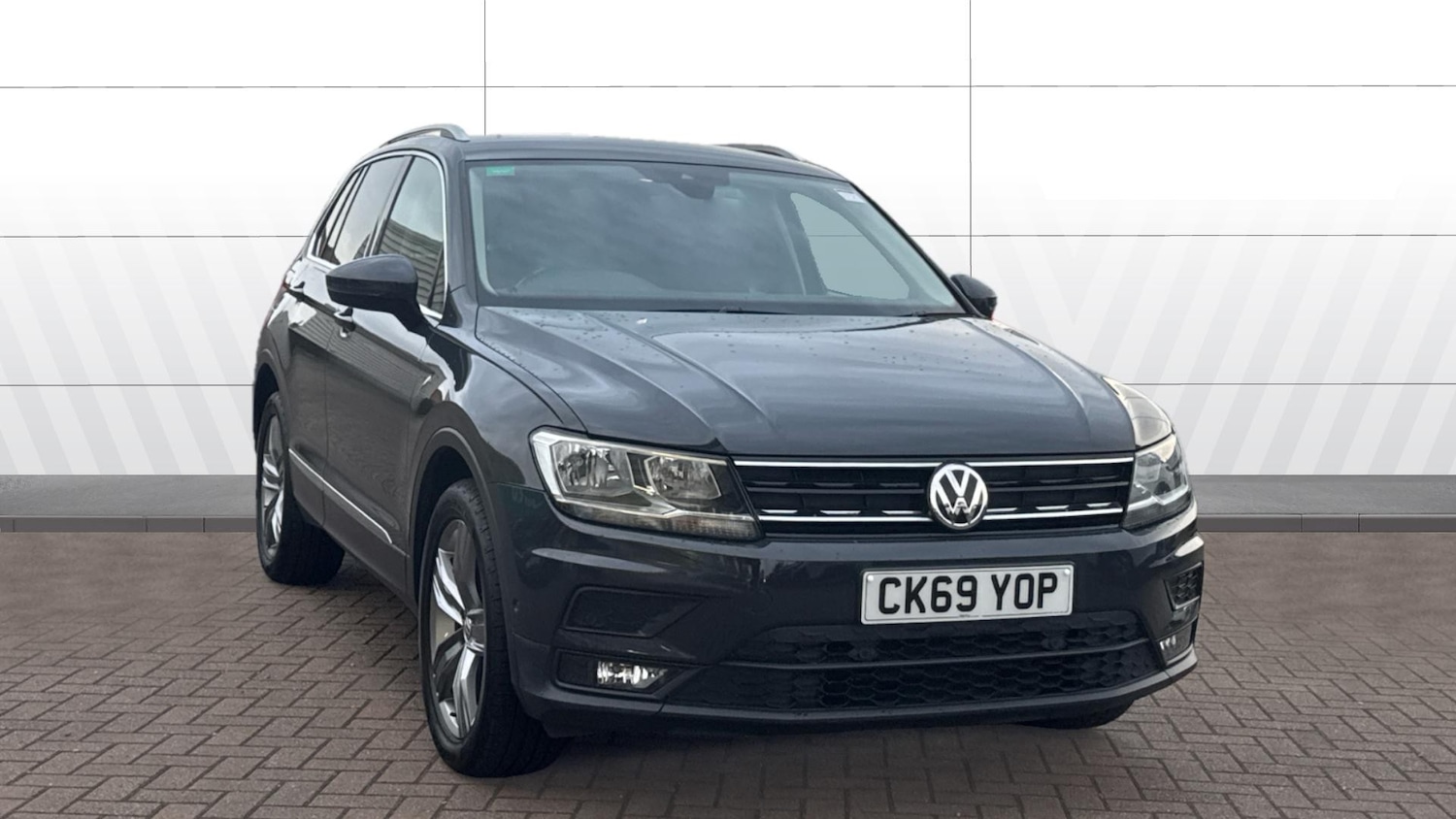 Used Volkswagen Tiguan 2019 for sale - 76554854: Photo 1