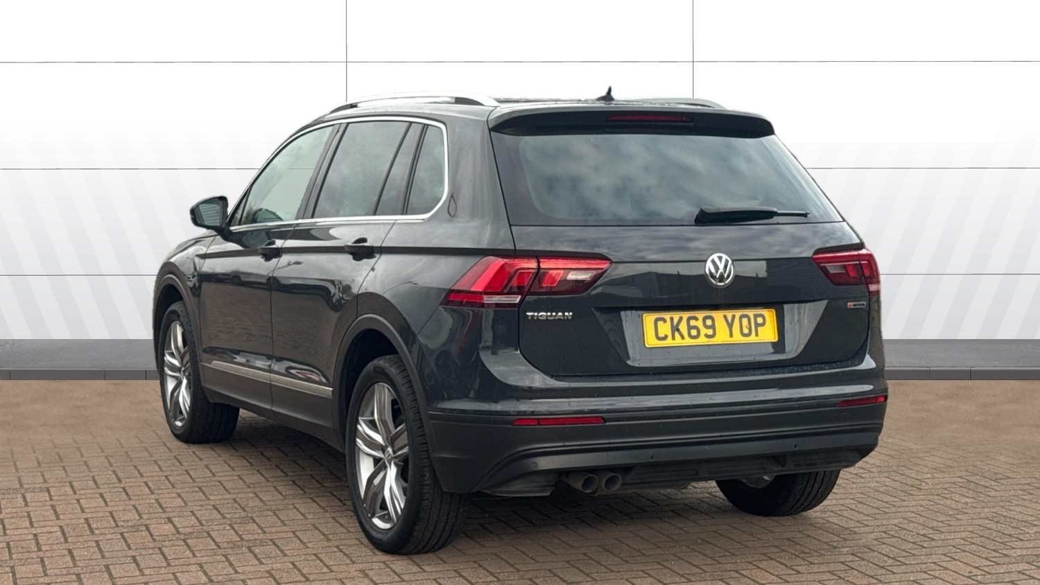 Used Volkswagen Tiguan 2019 for sale - 76554854: Photo 2