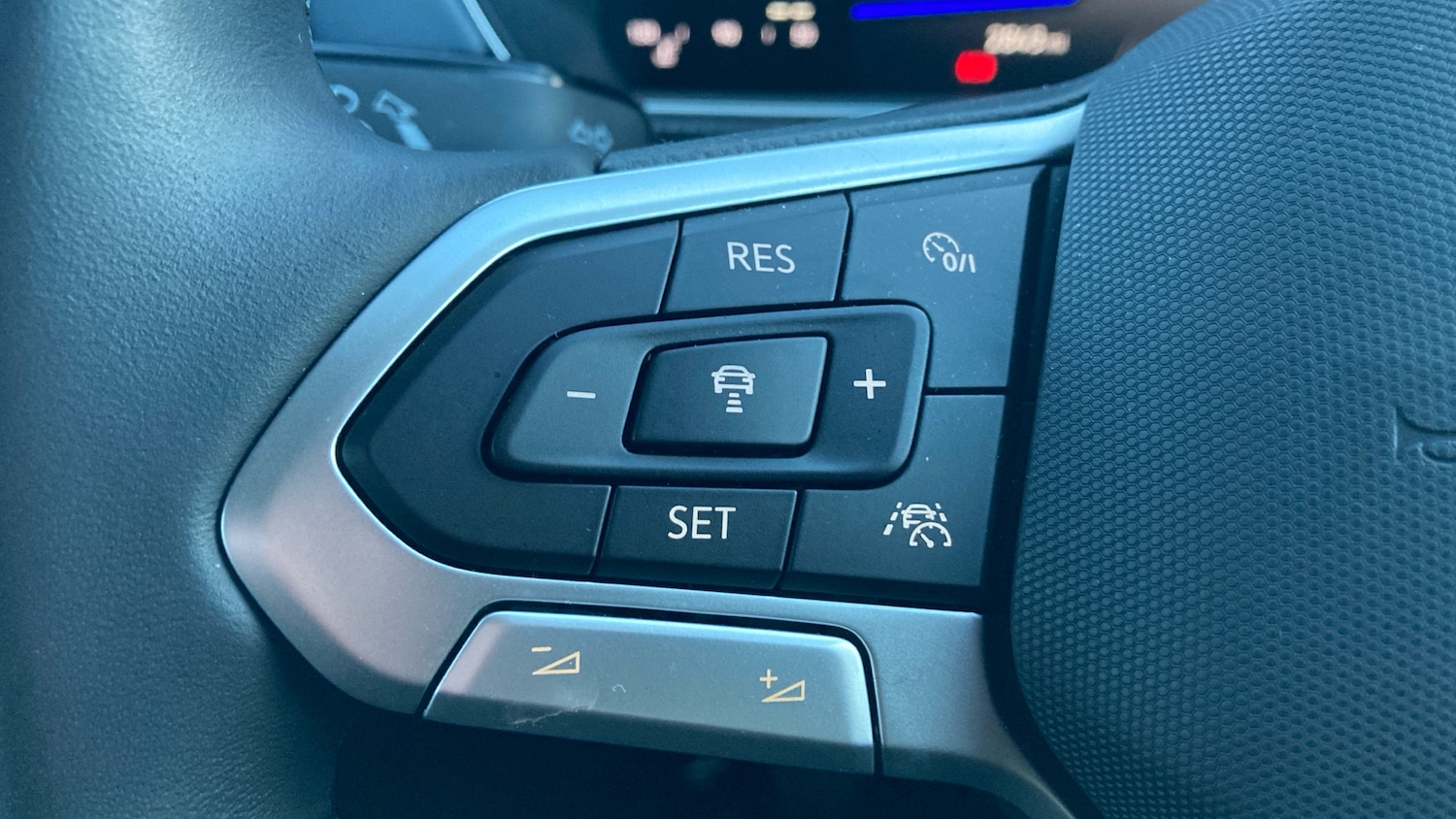 Used Volkswagen T-Cross 2025 for sale - 77297035: Photo 17