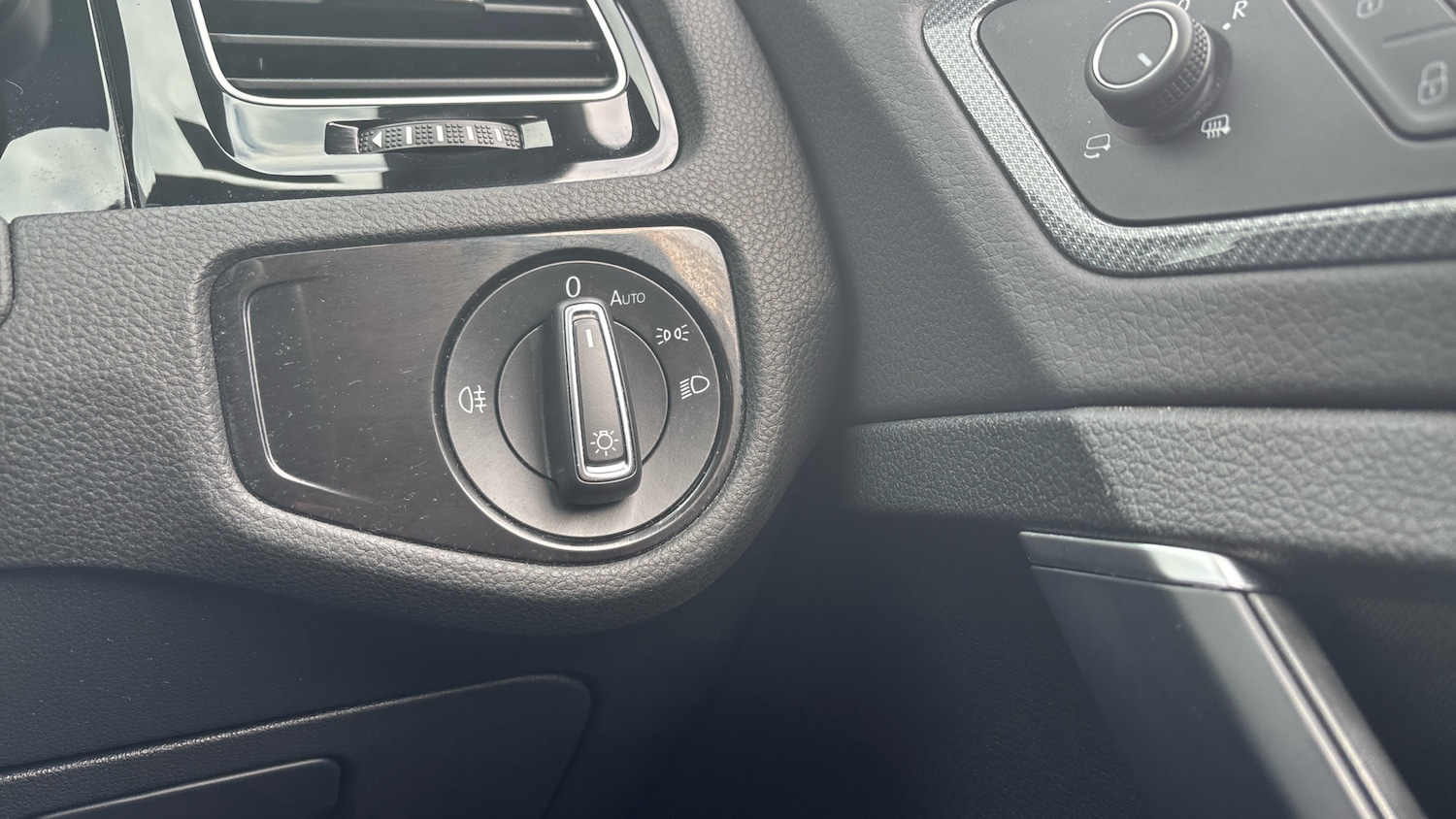 Used Volkswagen Golf 2020 for sale - 76780035: Photo 23