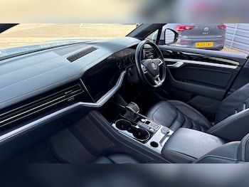 Used Volkswagen Touareg 2019 for sale - 78108135: Photo