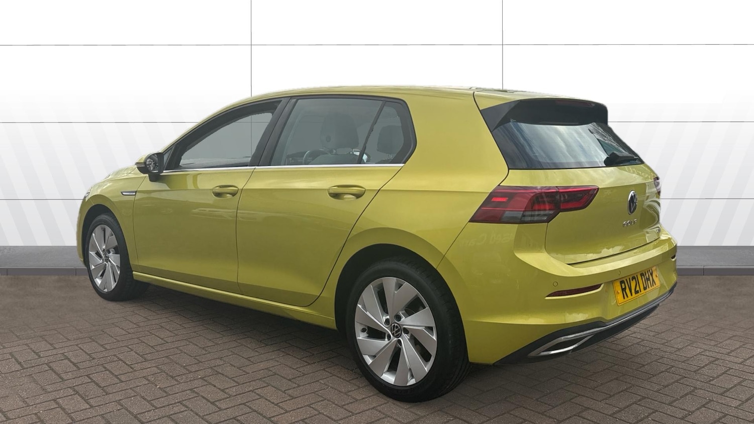 Used Volkswagen Golf 2021 for sale - 76467910: Photo 2