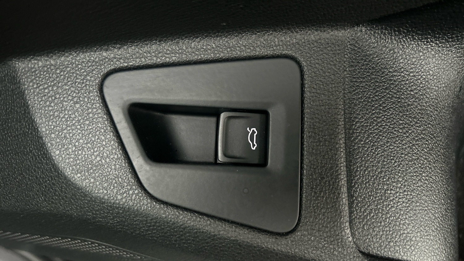 Used Volkswagen Touareg 2025 for sale - 77431558: Photo 29