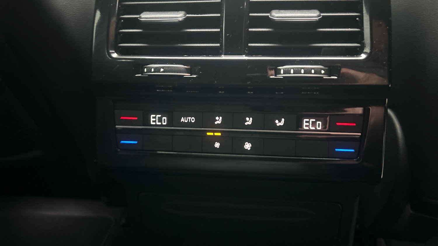 Used Volkswagen Touareg 2025 for sale - 77431558: Photo 41