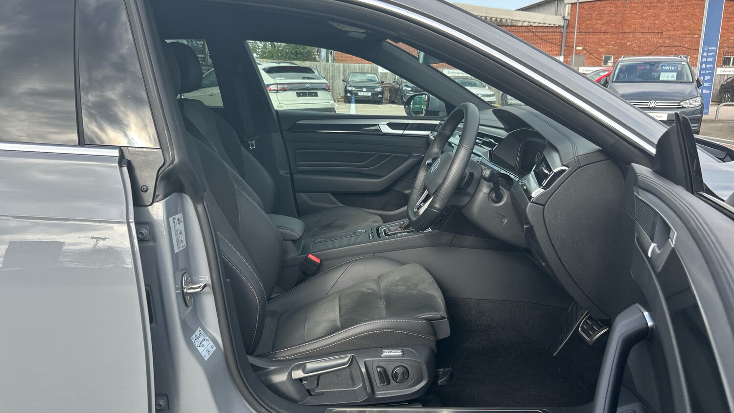 Used Volkswagen Arteon 2024 for sale - 77830466: Photo 15