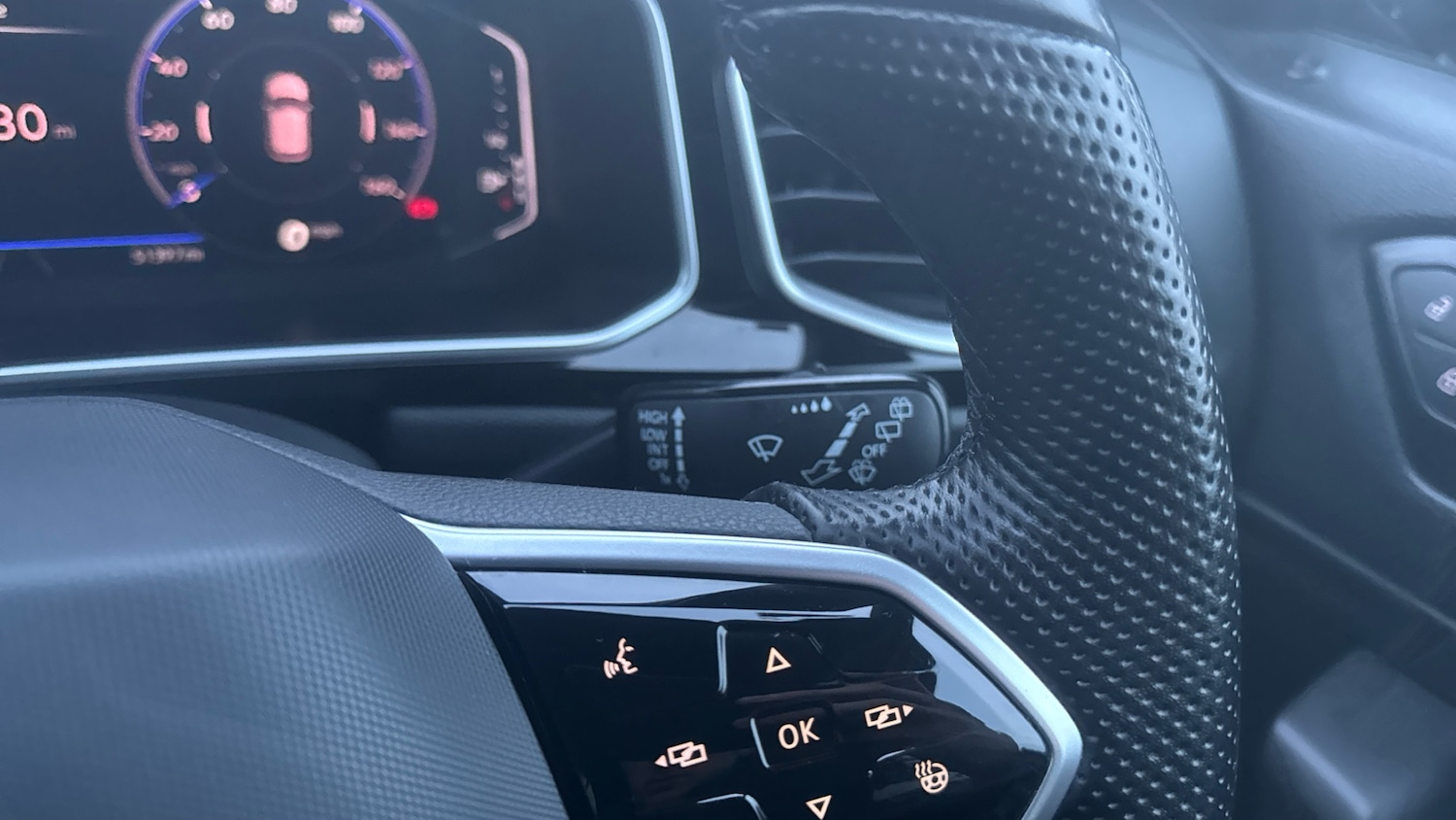 Used Volkswagen T-Roc 2022 for sale - 76894371: Photo 33