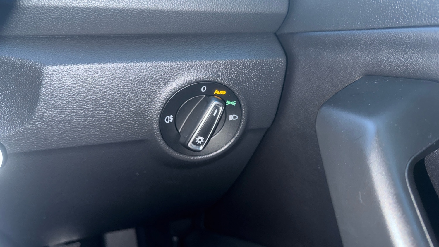 Used Volkswagen T-Roc 2022 for sale - 76894371: Photo 35