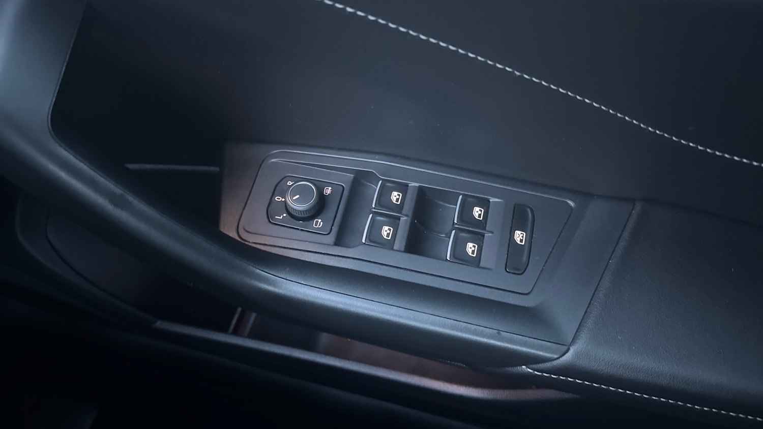 Used Volkswagen T-Roc 2022 for sale - 76894371: Photo 36