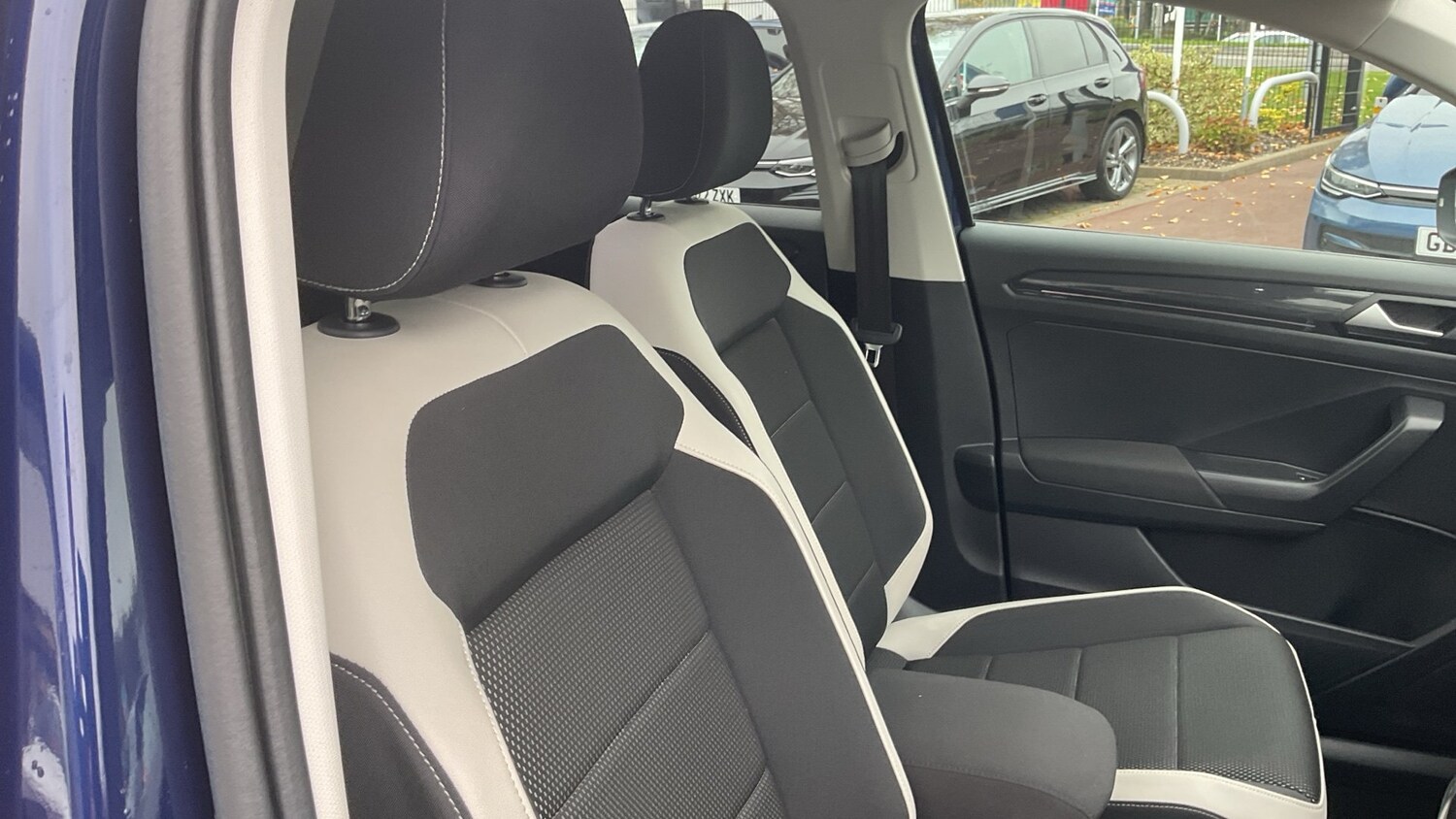 Used Volkswagen T-Roc 2019 for sale - 76366843: Photo 15