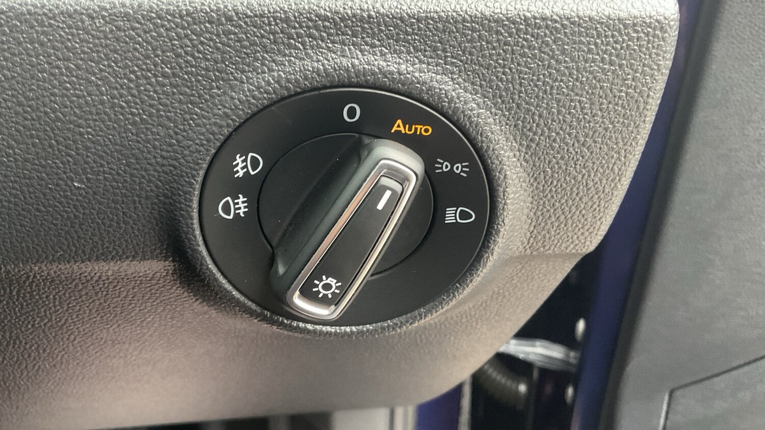 Used Volkswagen T-Roc 2019 for sale - 76366843: Photo 30