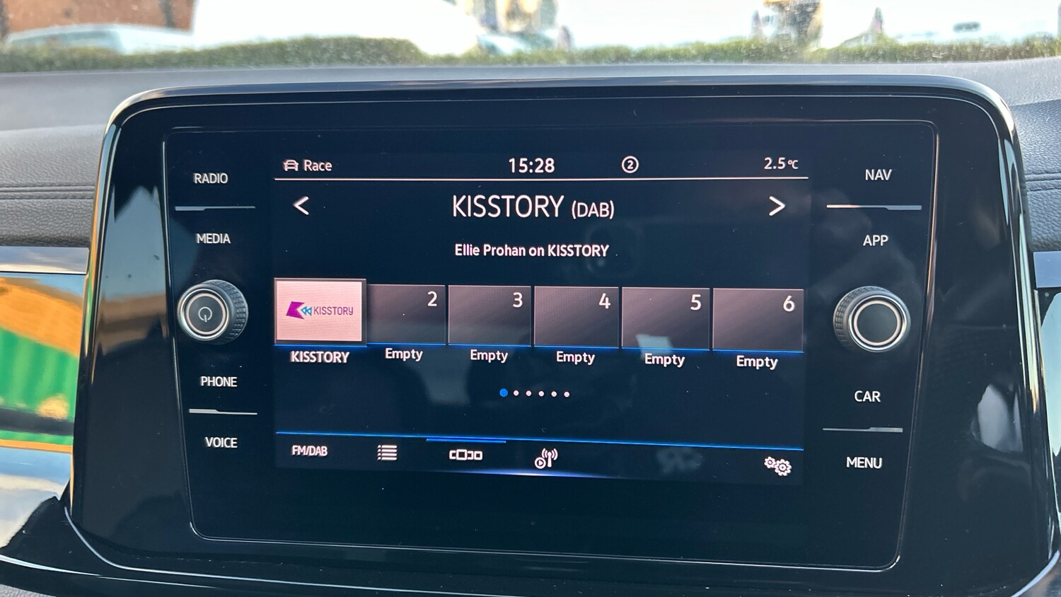 Used Volkswagen T-Roc 2023 for sale - 76504866: Photo 12