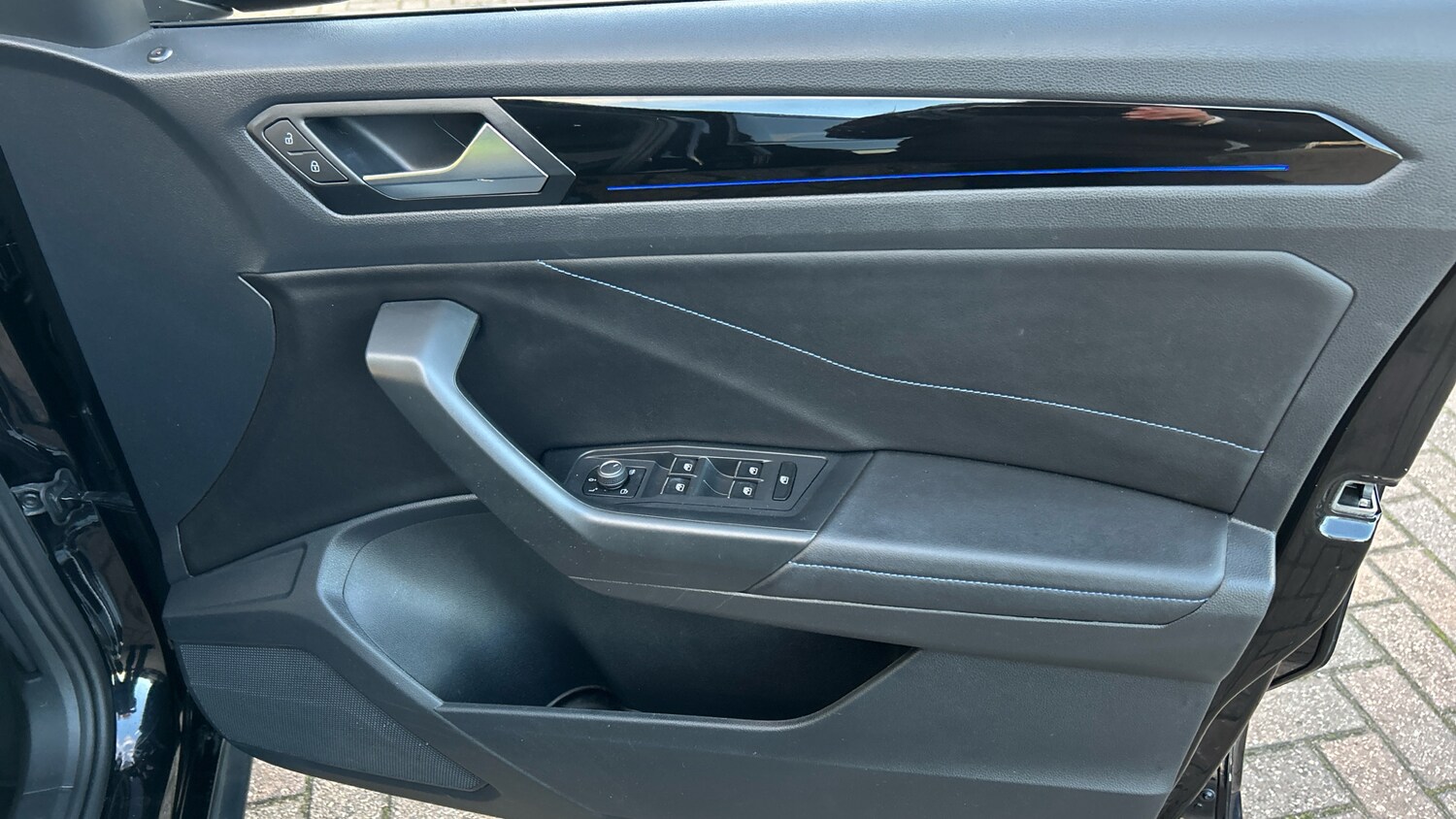 Used Volkswagen T-Roc 2023 for sale - 76504866: Photo 19