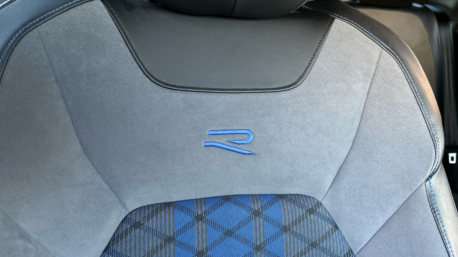 Used Volkswagen T-Roc 2023 for sale - 76504866: Photo 25