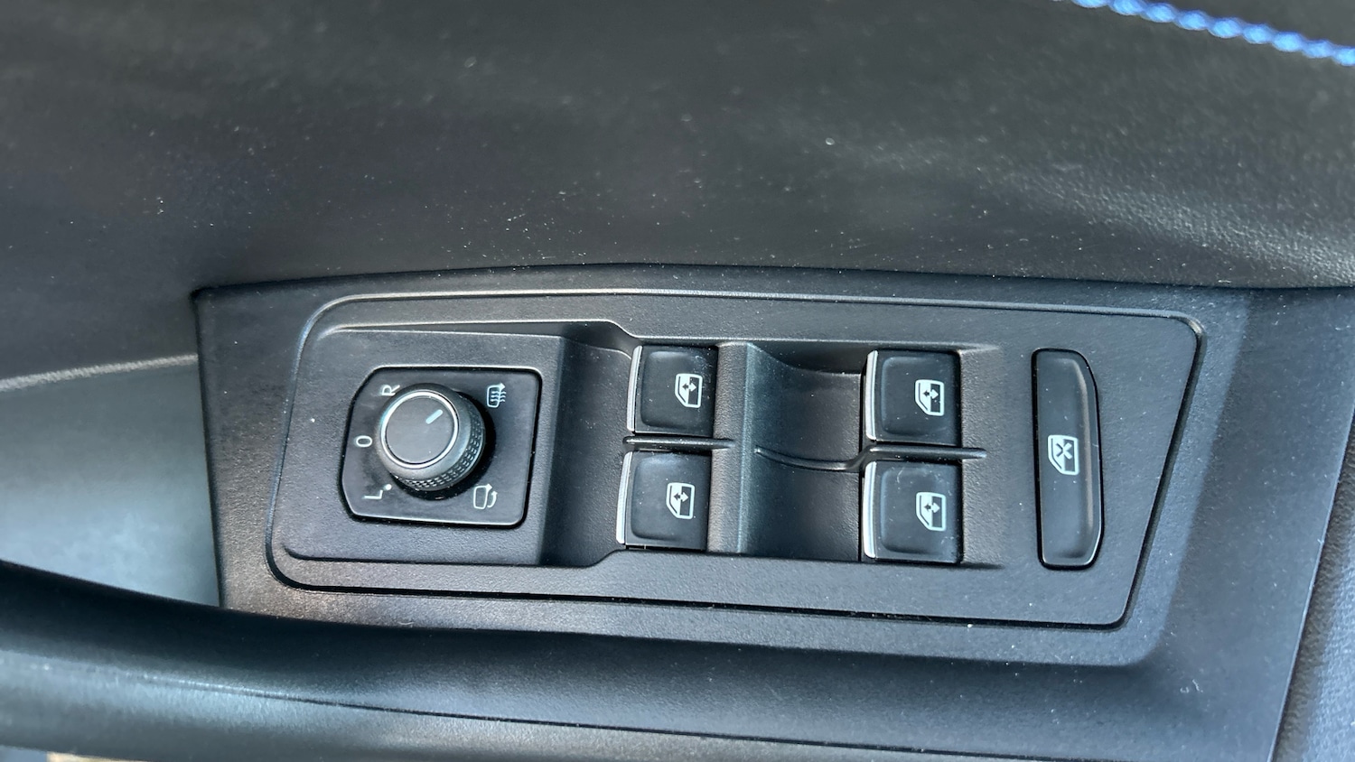 Used Volkswagen T-Roc 2023 for sale - 76504866: Photo 26