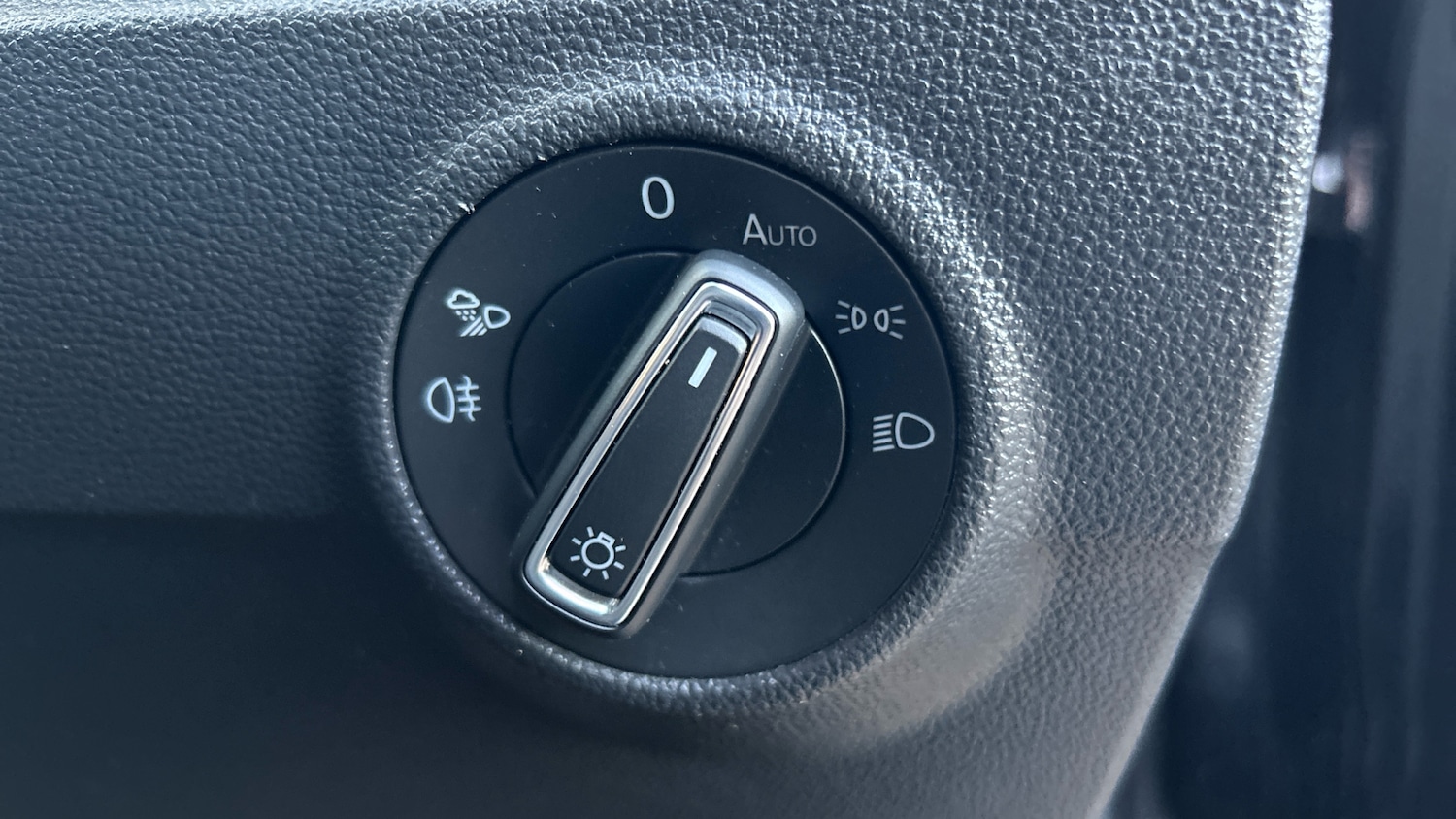 Used Volkswagen T-Roc 2023 for sale - 76504866: Photo 27