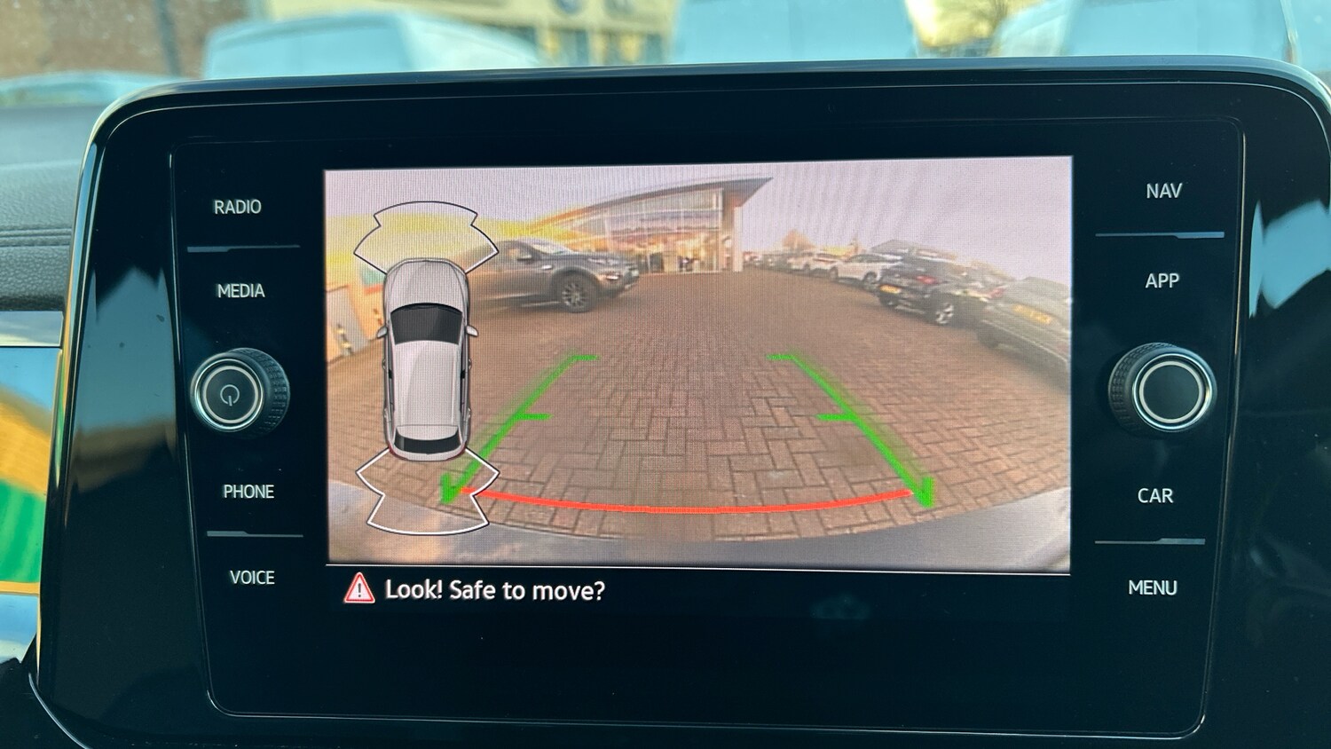 Used Volkswagen T-Roc 2023 for sale - 76504866: Photo 29