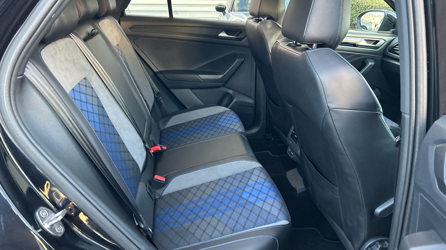 Used Volkswagen T-Roc 2023 for sale - 76504866: Photo 33