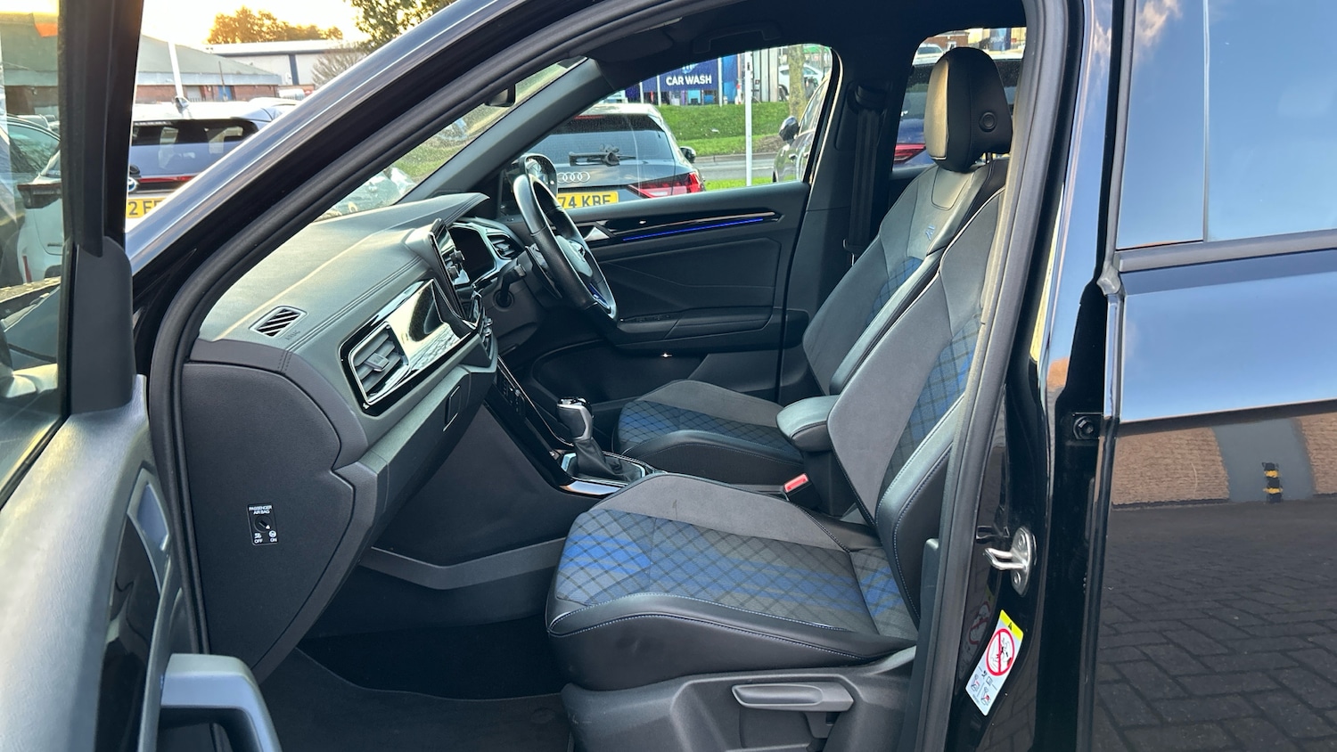 Used Volkswagen T-Roc 2023 for sale - 76504866: Photo 42