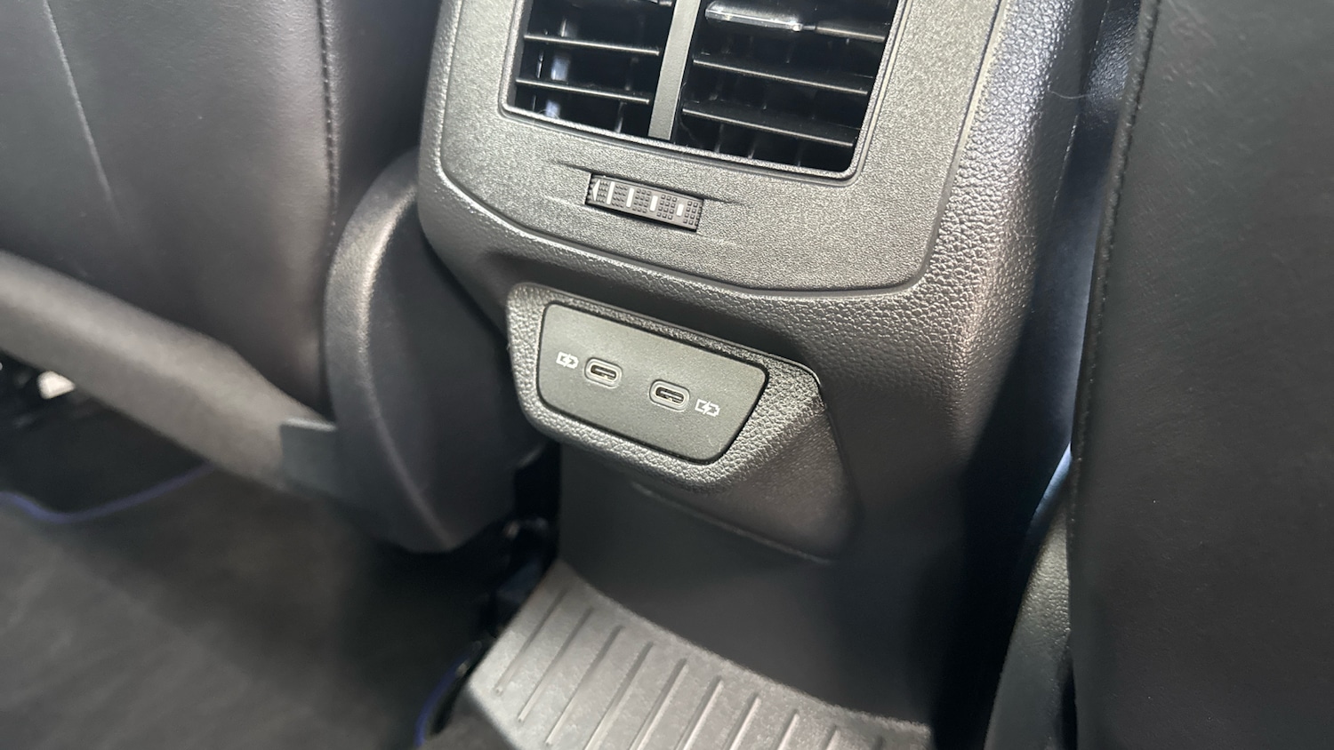 Used Volkswagen T-Roc 2023 for sale - 76355427: Photo 30