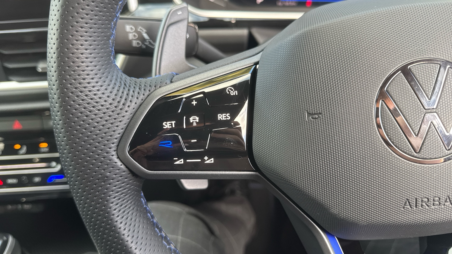 Used Volkswagen T-Roc 2023 for sale - 76355427: Photo 46