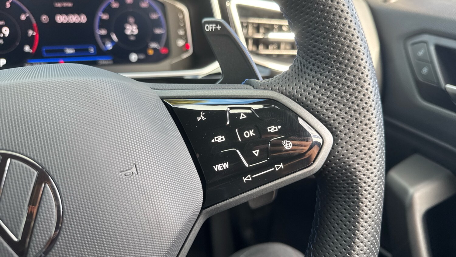 Used Volkswagen T-Roc 2023 for sale - 76355427: Photo 48