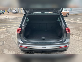 Used Volkswagen Tiguan 2020 for sale - 76684007: Photo