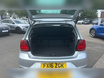 Used Volkswagen Polo 2016 for sale - 79140052: Photo