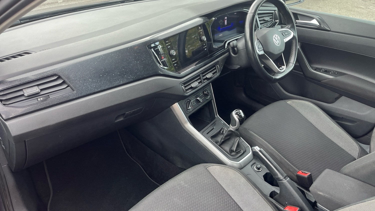 Used Volkswagen Polo 2024 for sale - 77046551: Photo 2