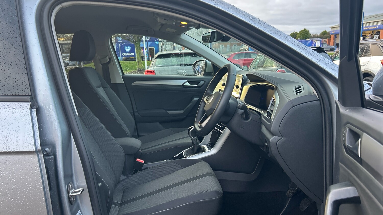 Used Volkswagen T-Roc 2025 for sale - 76959800: Photo 15