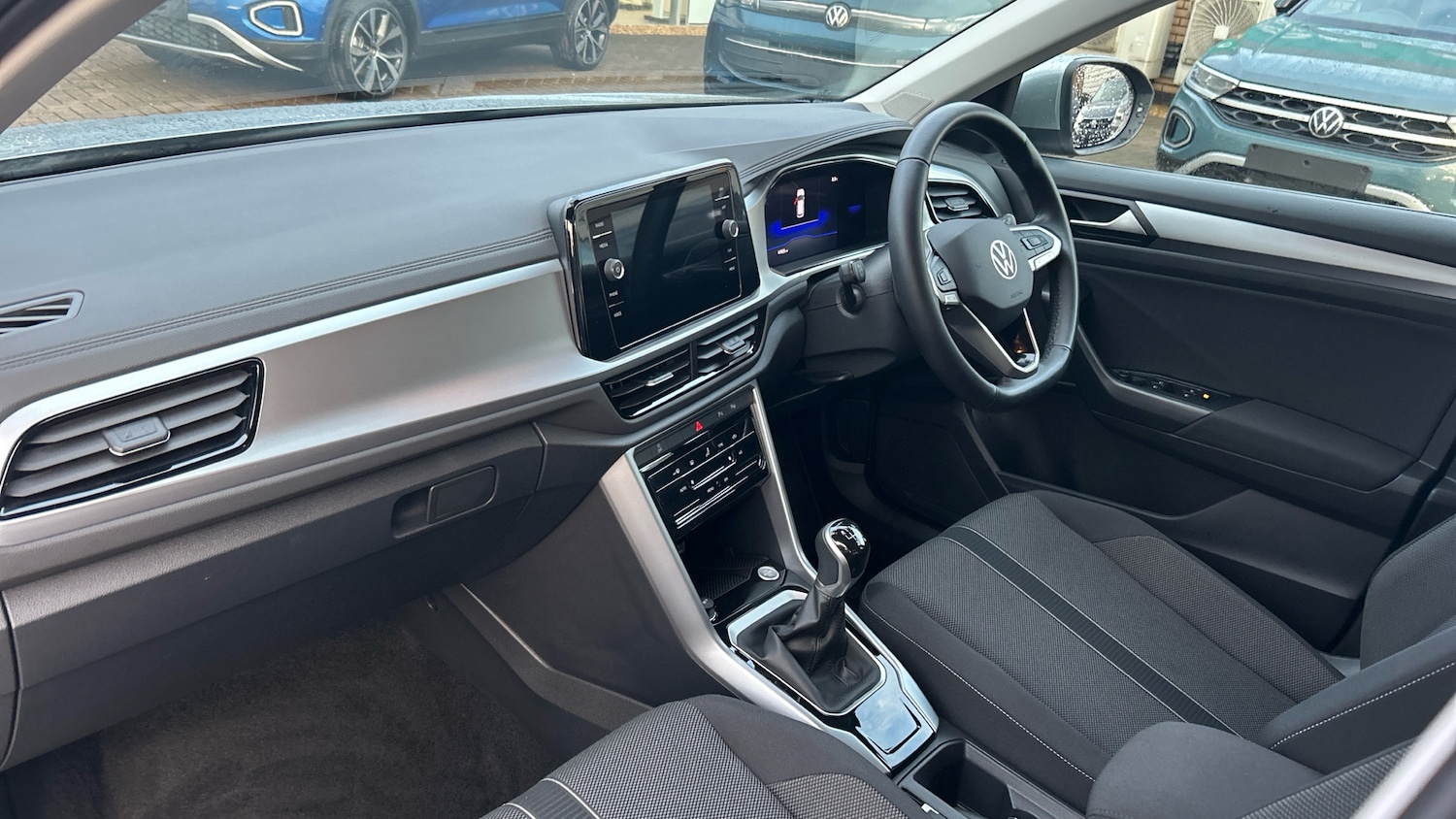 Used Volkswagen T-Roc 2025 for sale - 76959800: Photo 2