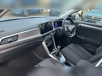 Used Volkswagen T-Roc 2025 for sale - 76959800: Photo