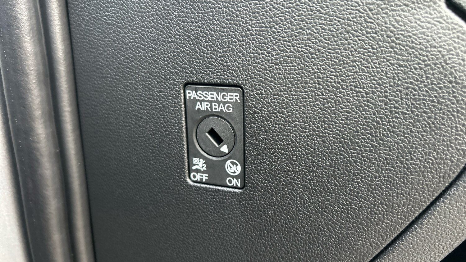 Used Volkswagen T-Roc 2025 for sale - 76959800: Photo 36