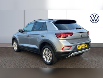 Used Volkswagen T-Roc 2025 for sale - 76959800: Photo