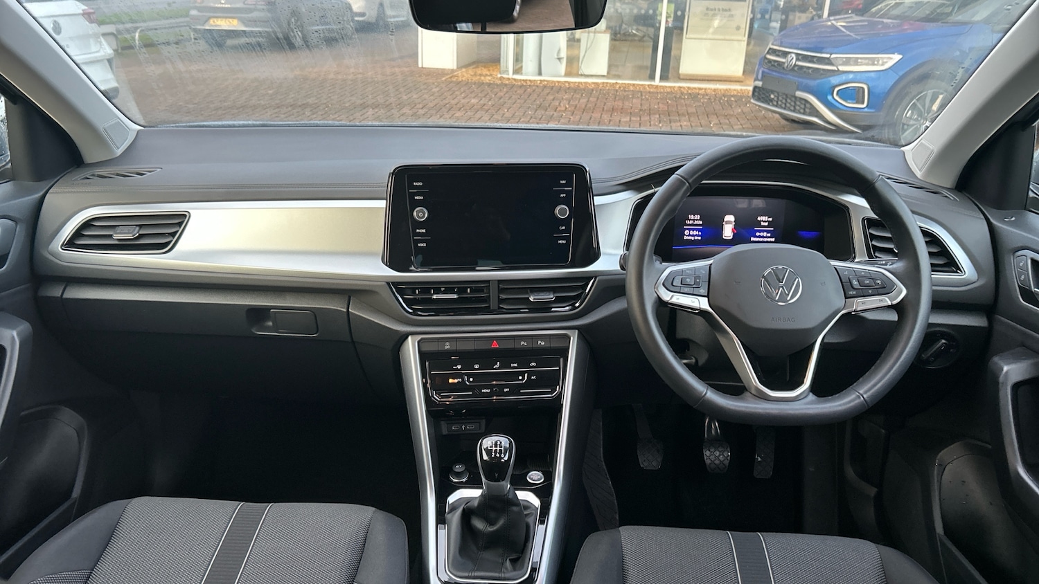 Used Volkswagen T-Roc 2025 for sale - 76959800: Photo 9