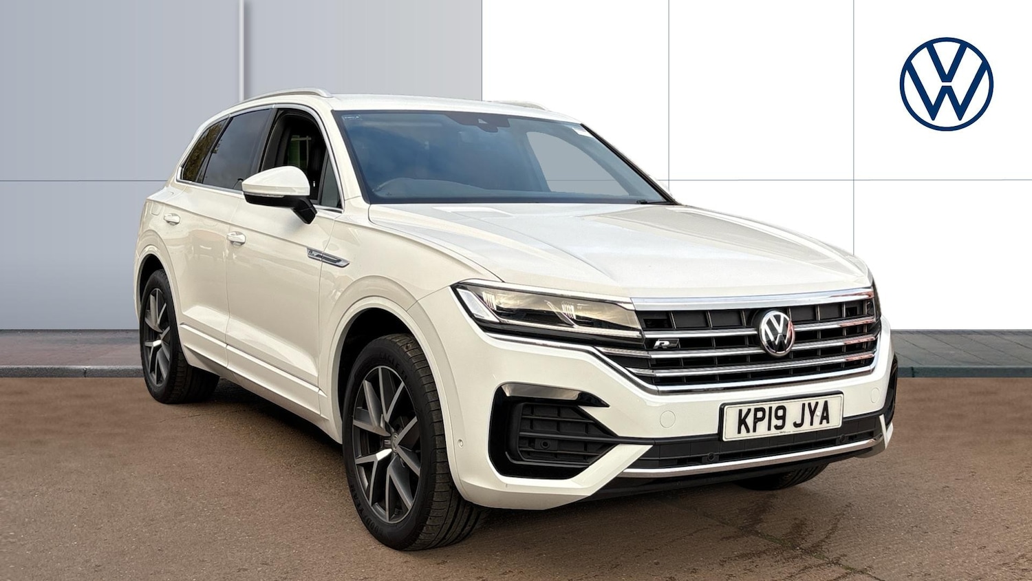 Used Volkswagen Touareg 2019 for sale - 76363297: Photo 1