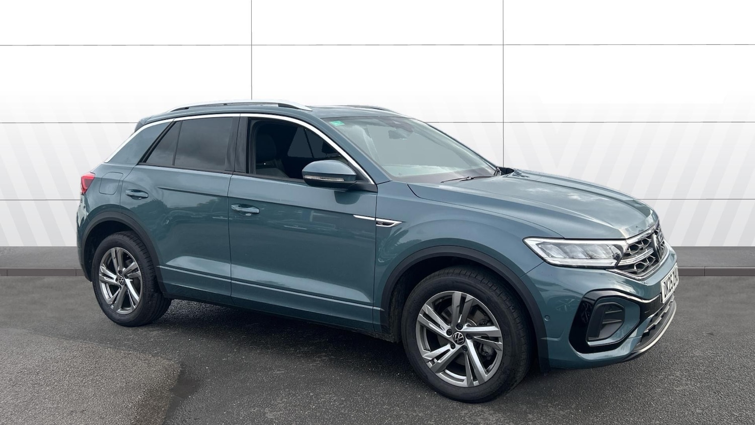 Used Volkswagen T-Roc 2025 for sale - 76402340: Photo 1