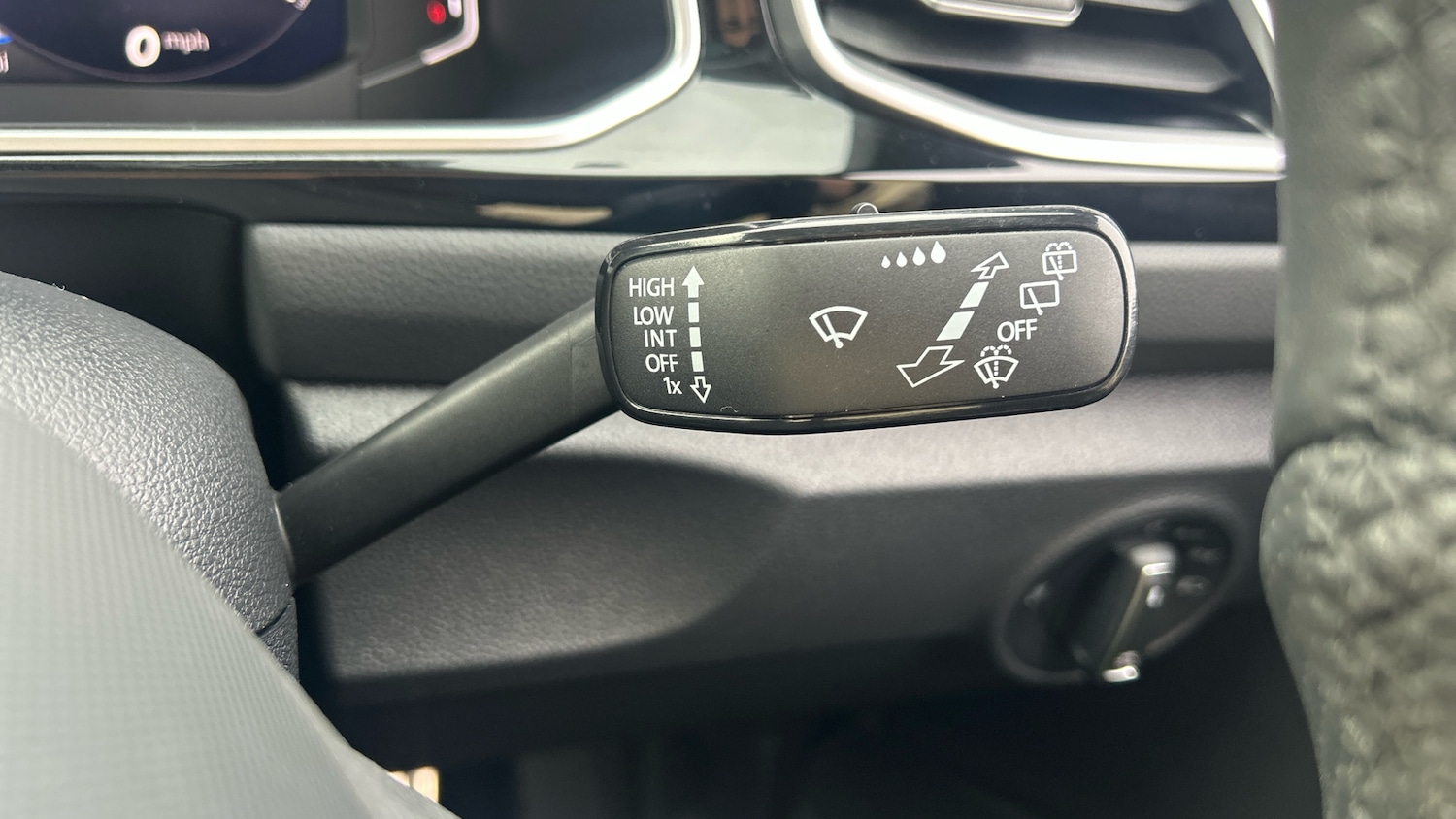 Used Volkswagen T-Roc 2025 for sale - 76402340: Photo 23