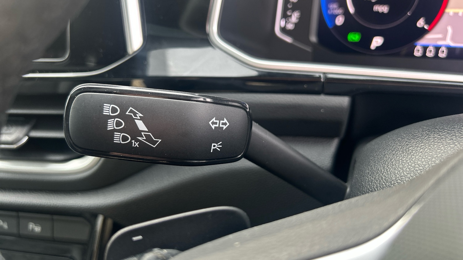 Used Volkswagen T-Roc 2025 for sale - 76402340: Photo 24