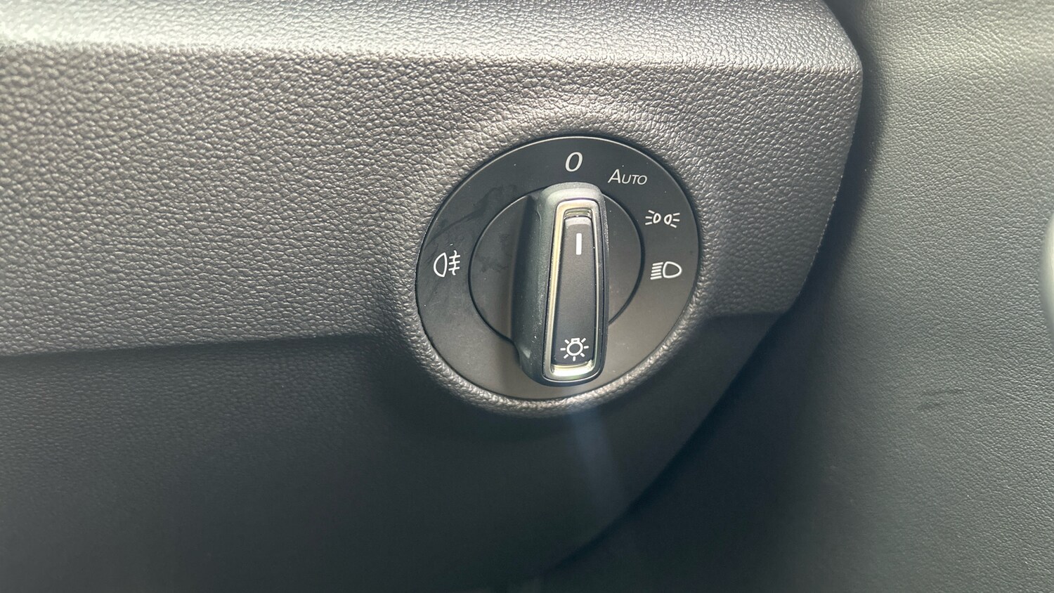 Used Volkswagen T-Roc 2025 for sale - 76402340: Photo 25