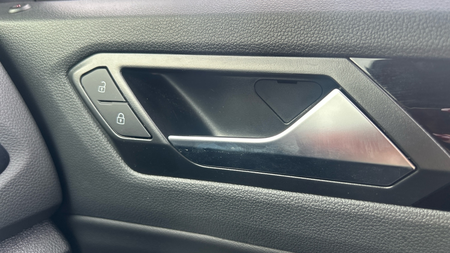 Used Volkswagen T-Roc 2025 for sale - 76402340: Photo 27