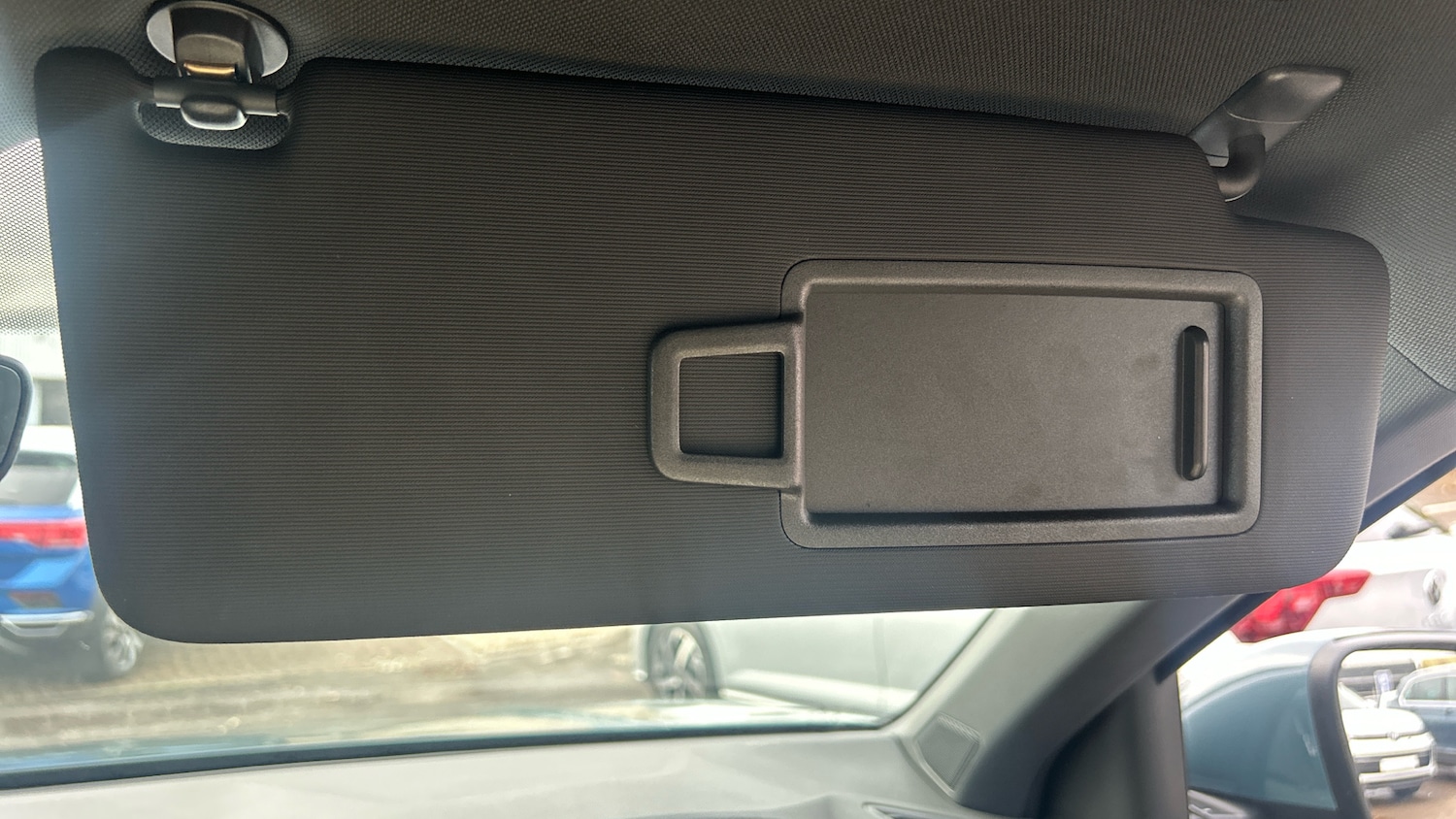 Used Volkswagen T-Roc 2025 for sale - 76402340: Photo 28