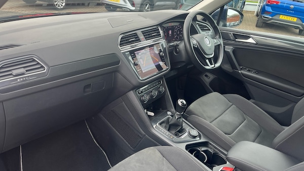 Used Volkswagen Tiguan 2017 for sale - 76289126: Photo 2