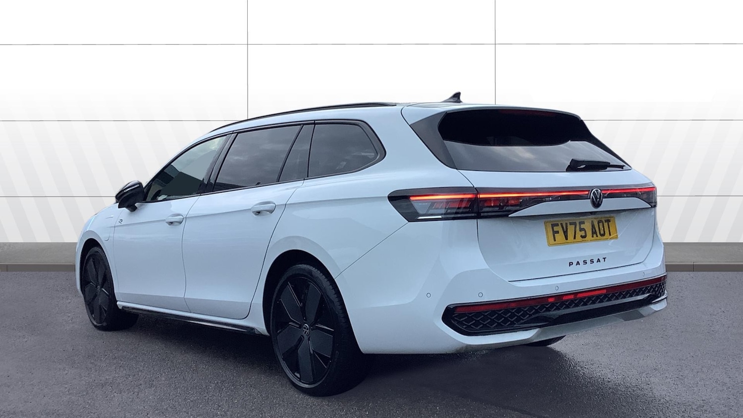 Used Volkswagen Passat 2025 for sale - 77106389: Photo 2