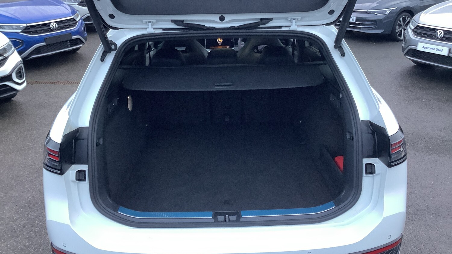 Used Volkswagen Passat 2025 for sale - 77106389: Photo 4