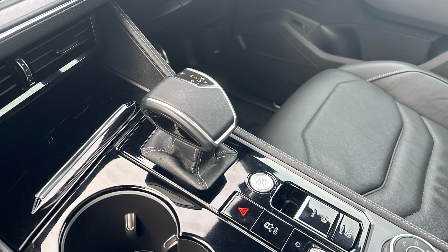 Used Volkswagen Touareg 2025 for sale - 77431557: Photo 13