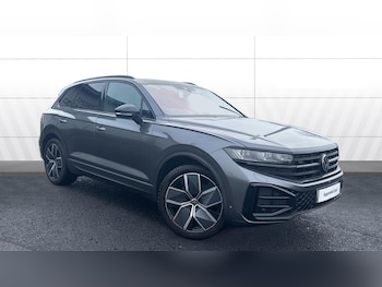 2025 (25) - 3.0 V6 TDI 4Motion 286 Black Edition 5dr Tip Auto Diesel Estate