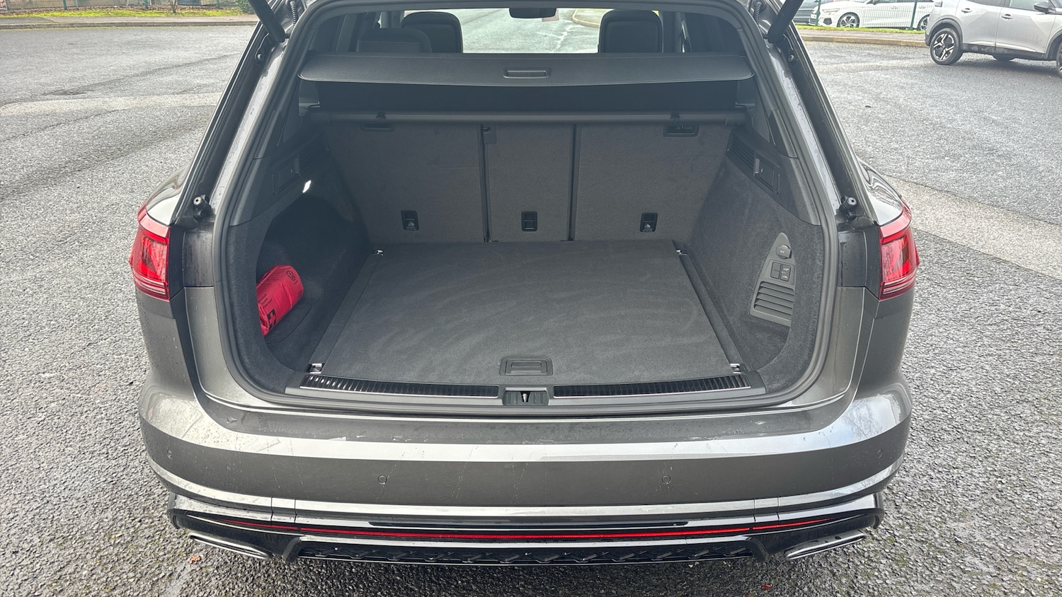 Used Volkswagen Touareg 2025 for sale - 77431557: Photo 4