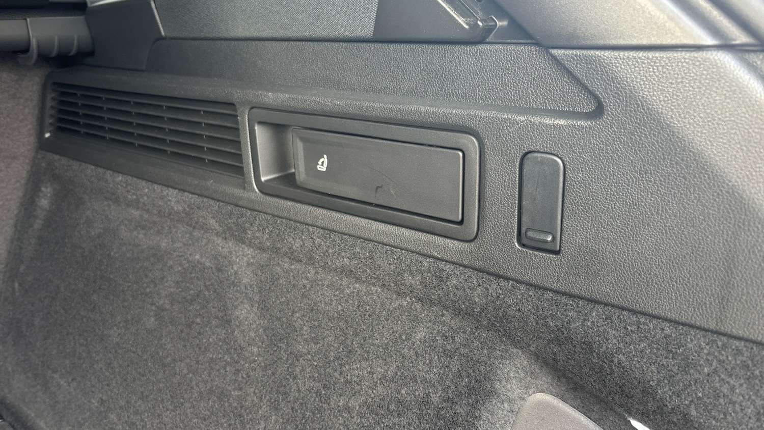 Used Volkswagen Touareg 2025 for sale - 77431557: Photo 45