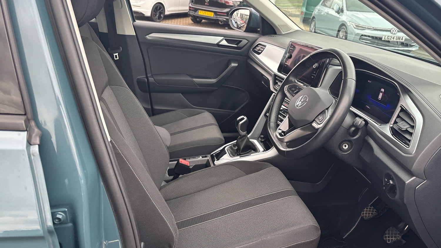 Used Volkswagen T-Roc 2024 for sale - 77746532: Photo 15