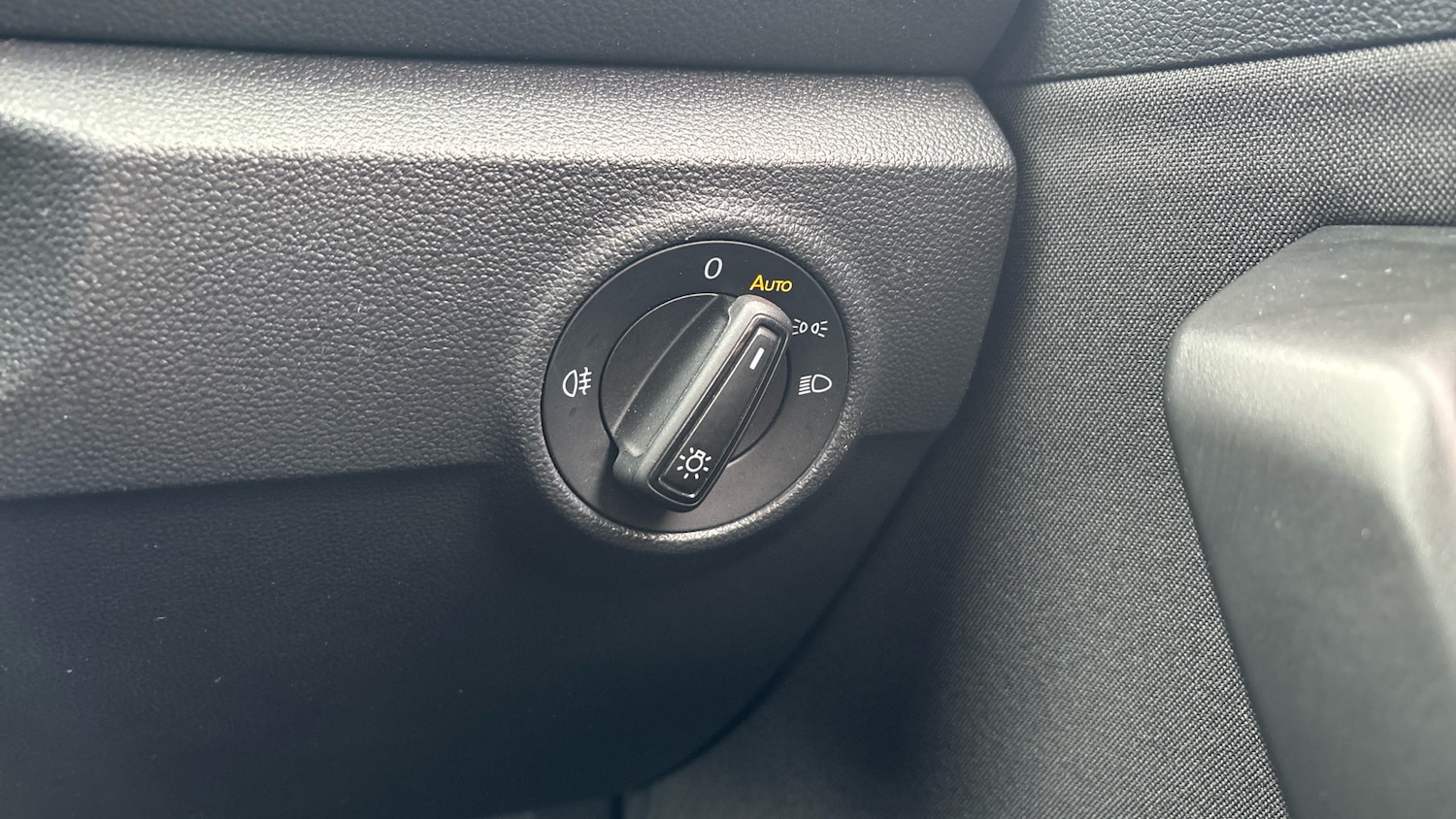 Used Volkswagen T-Roc 2024 for sale - 77746532: Photo 25